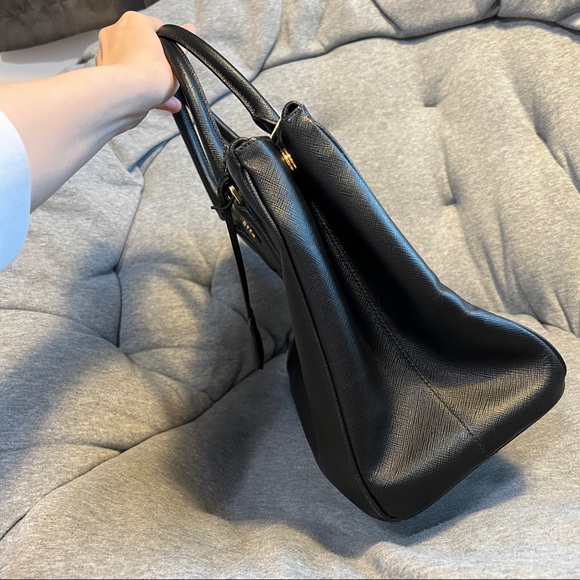 Prada Black Galleria Saffiano leather Large Hangbag |Men | Women - Picture 10 of 16